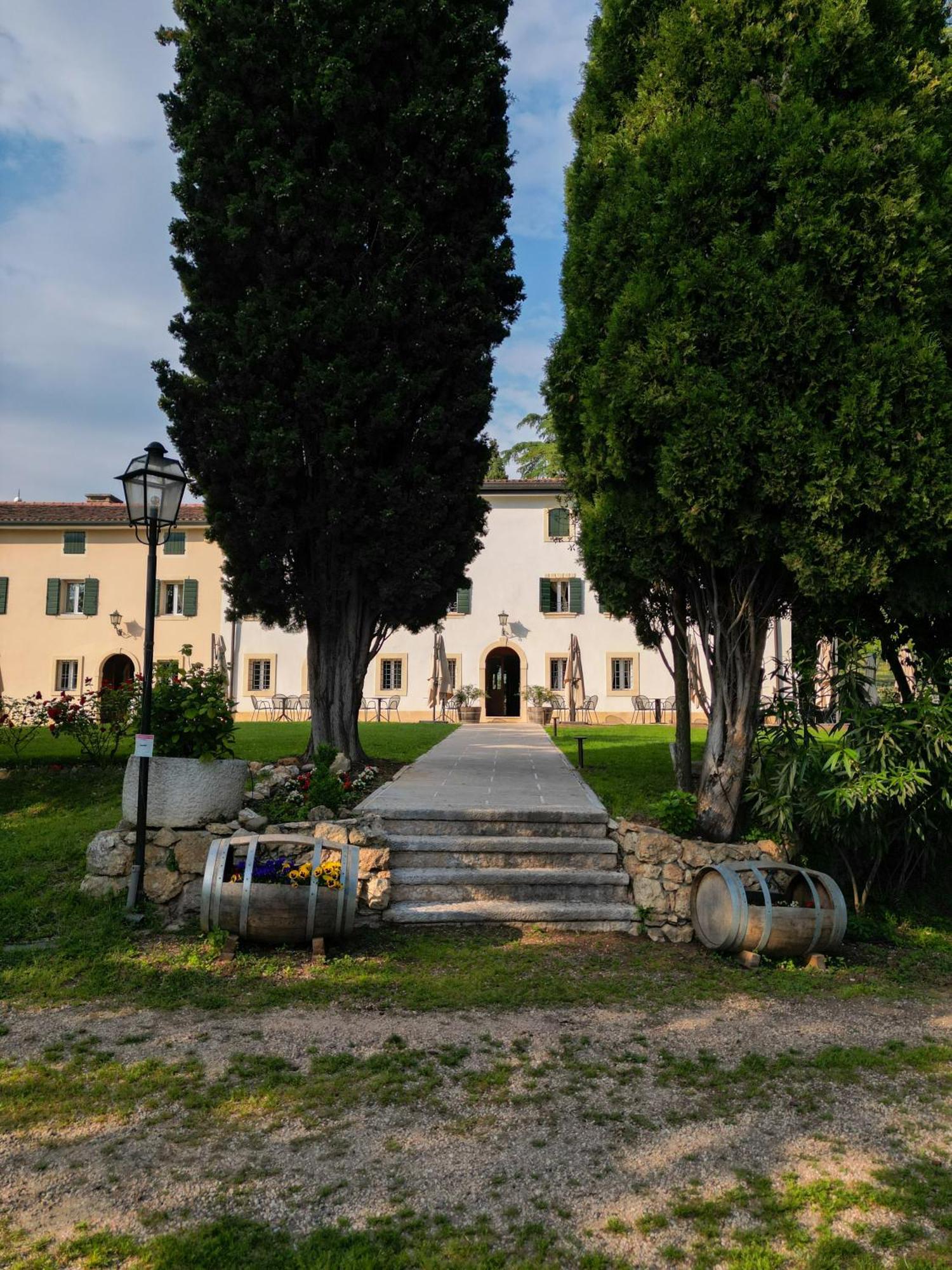 Willa Massimago Wine Relais Mezzane di Sotto Zewnętrze zdjęcie