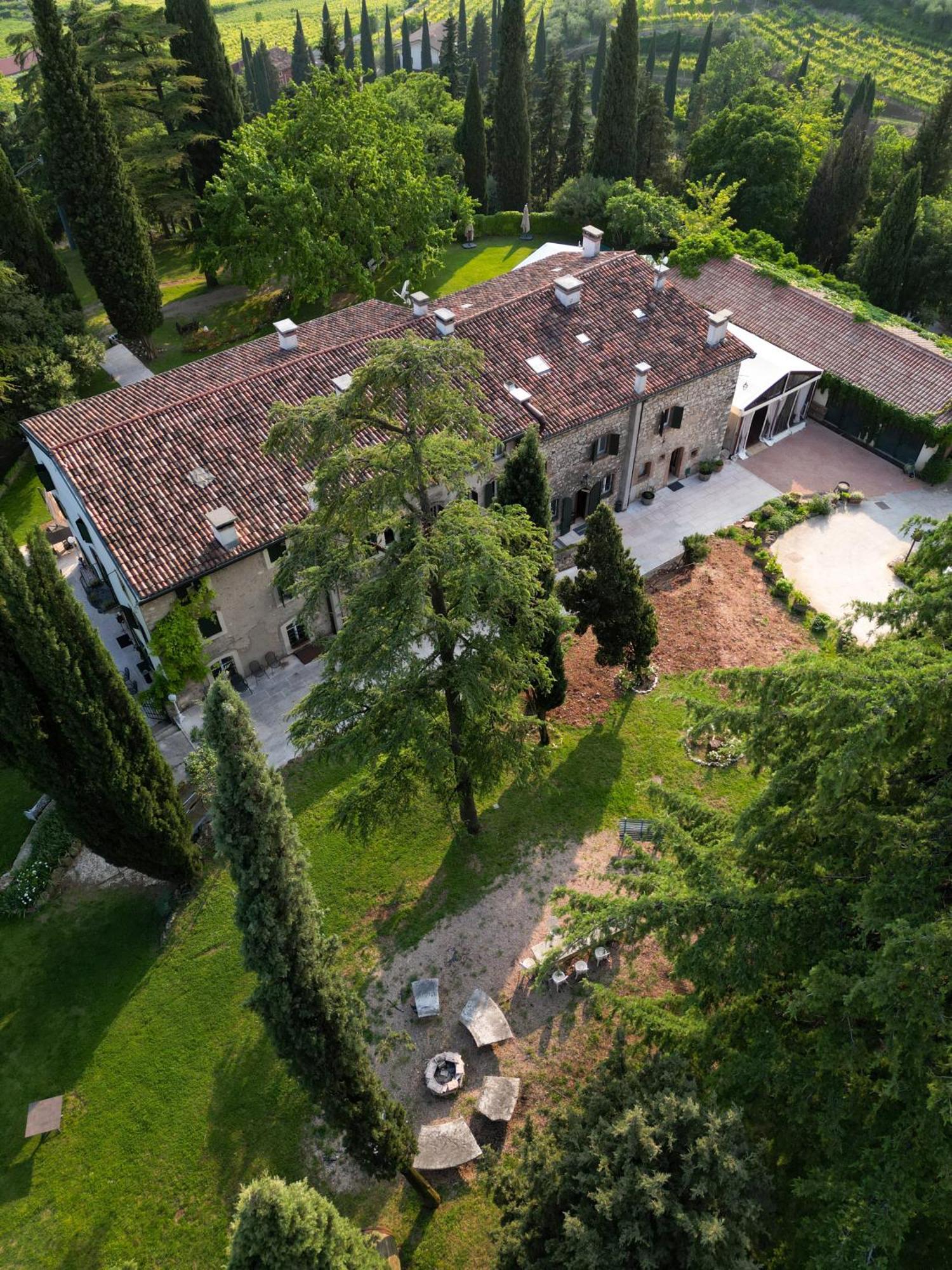 Willa Massimago Wine Relais Mezzane di Sotto Zewnętrze zdjęcie